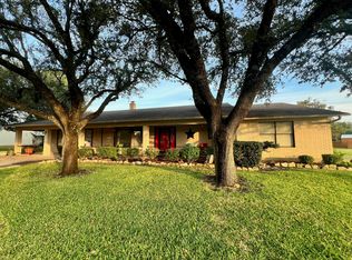 113 Bogey Cir, Comanche, TX 76442