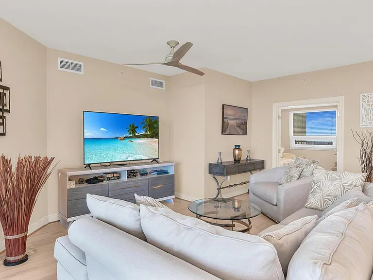 1065 Borghese Way #1105 — Photo 9