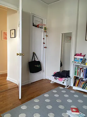 Rented by Century 21 Metropolitan | media 79