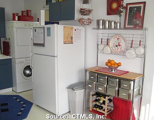 4th image of 6 Birch Ln Unit K