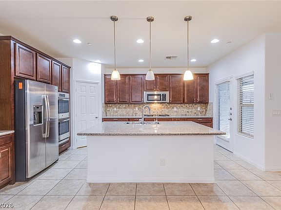 4th image of 379 Pretissimo Ln