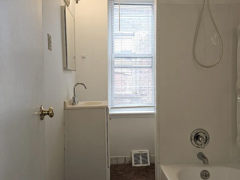 1332 Wagner Ave #C — Photo 7