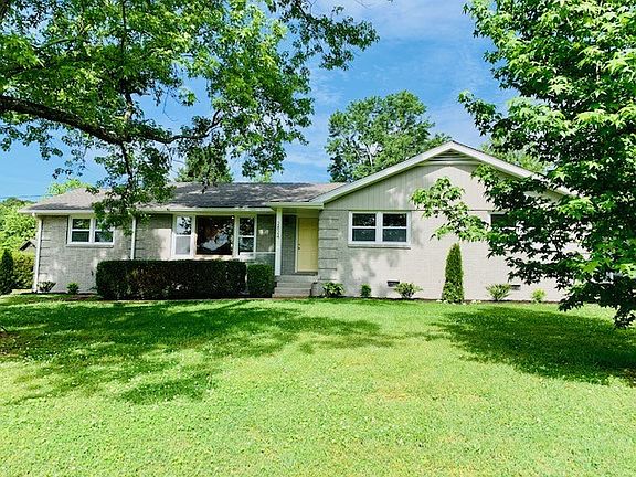 2nd image of 2824 Glenoaks Dr