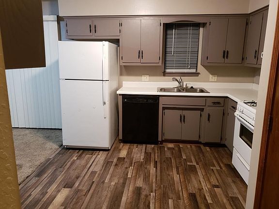 5th image of 2405 S Viking Dr