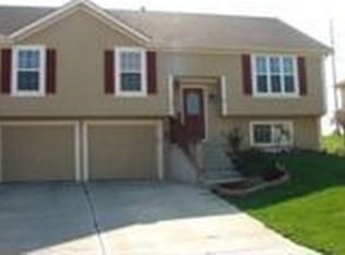 4421 Broadway Ter, Leavenworth, KS 66048