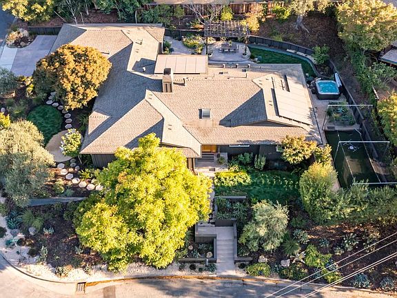 3rd image of 161 Lucero Way