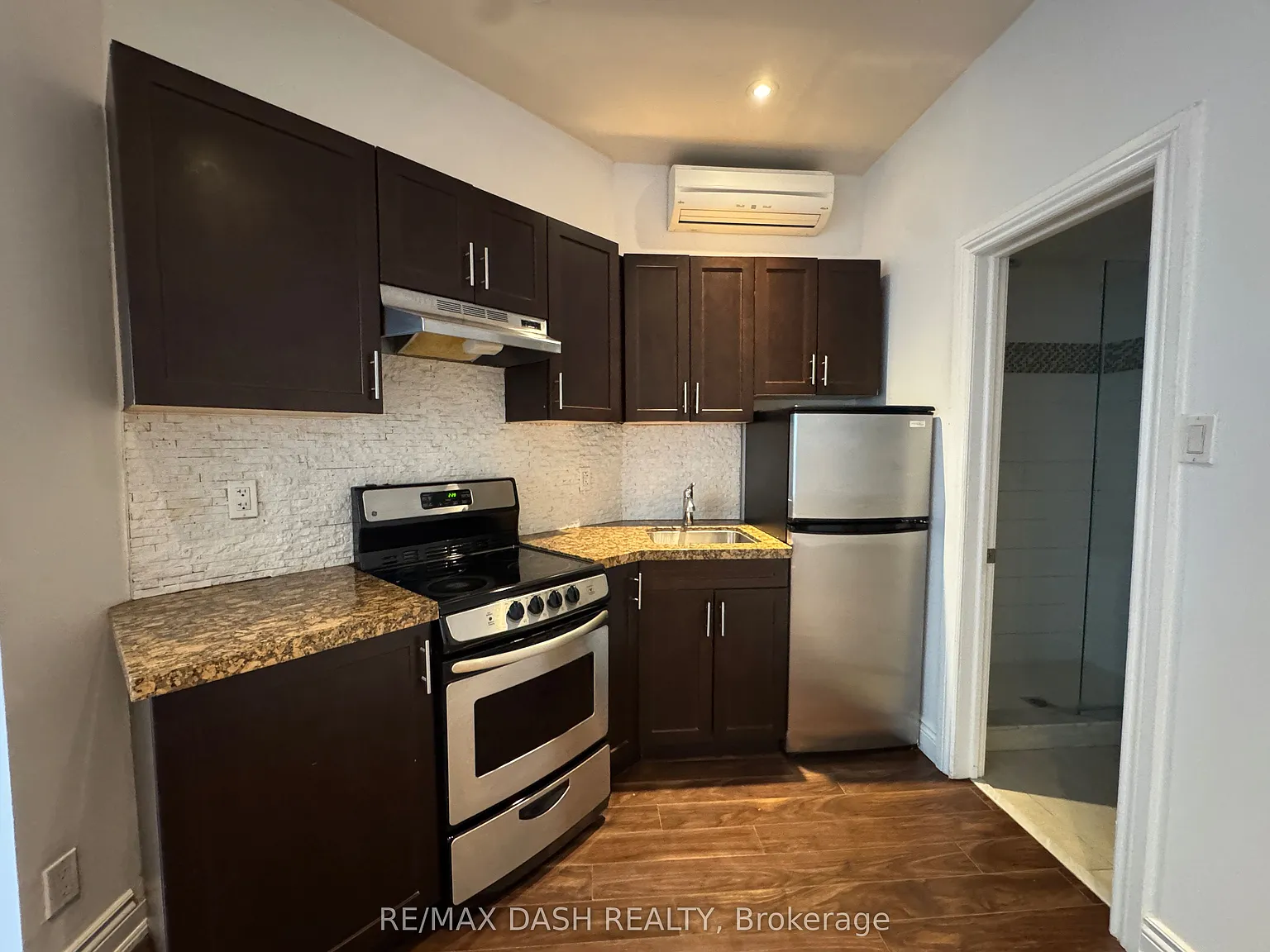 Studio, $1,850 — Photo 4
