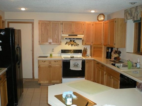 3rd image of 2907 Bellflower St