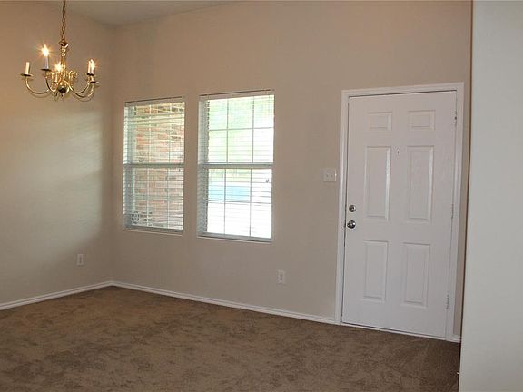 2nd image of 914 Silver Sage Dr