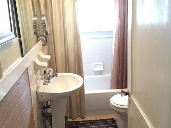 4th image of 1904 W Dekle Ave APT 4