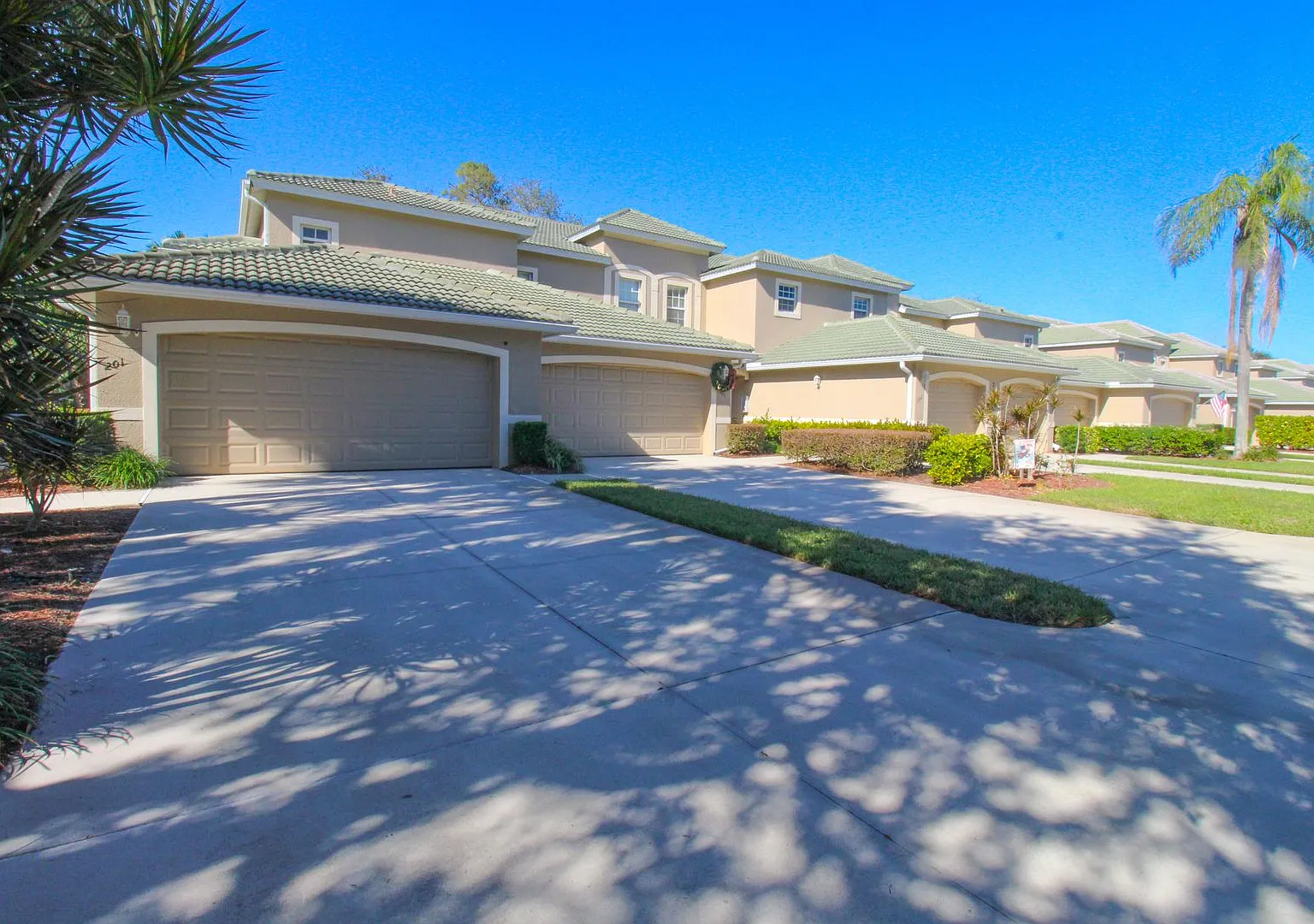 **Cypress Woods Country Club **Fully-Transferrable Bundled Golf Unit ** Furnished Seasonal Rental** — Photo 2