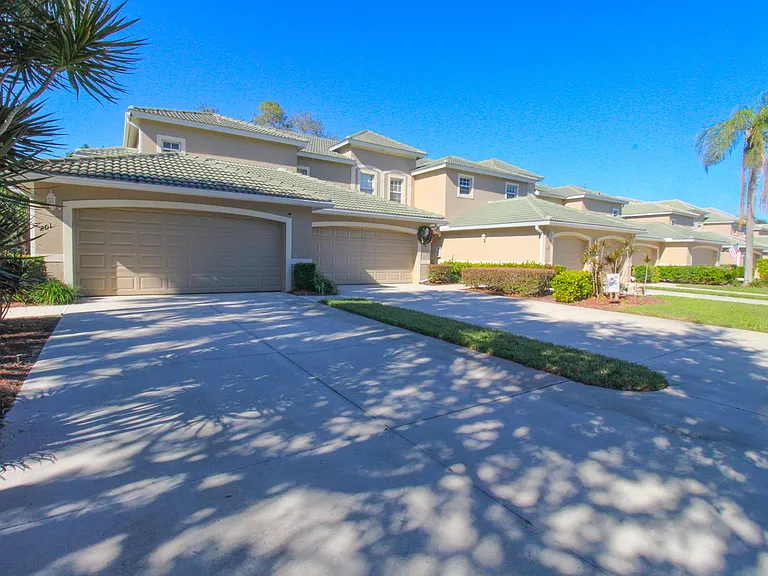 3435 Laurel Greens Ln S #201 — Photo 2