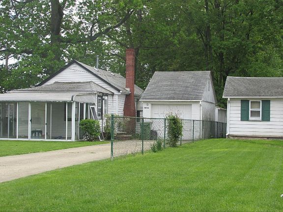 3rd image of 34046 Glen Dr