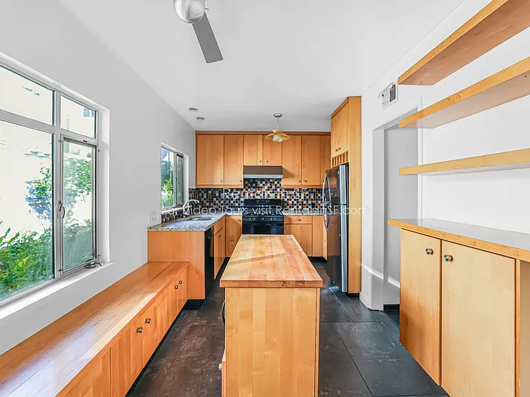 395 Staten Ave — Photo 21