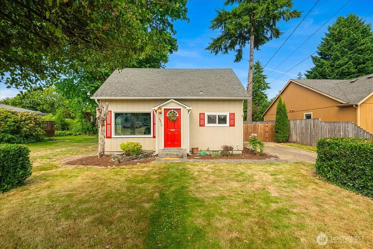 3270 Pine Street photo 1