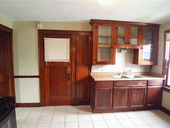 2nd image of 3706 Stickney Ave