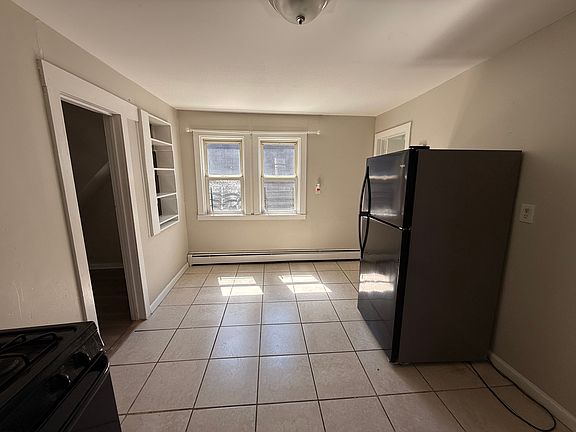 3rd image of 222 S 10th St #3C