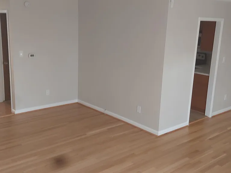 9820 Inglemere Dr — Photo 9