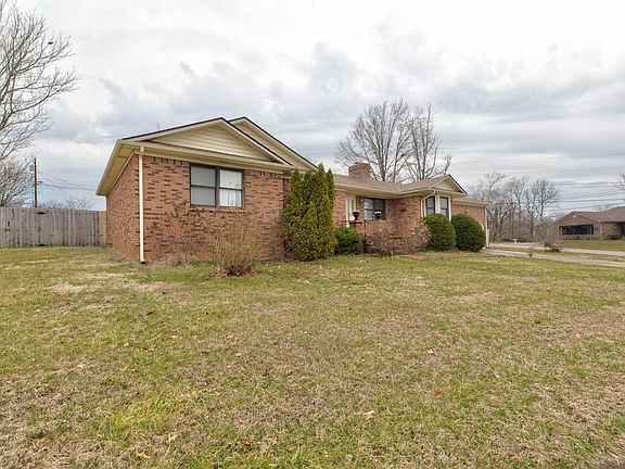 3rd image of 1008 Raintree Dr