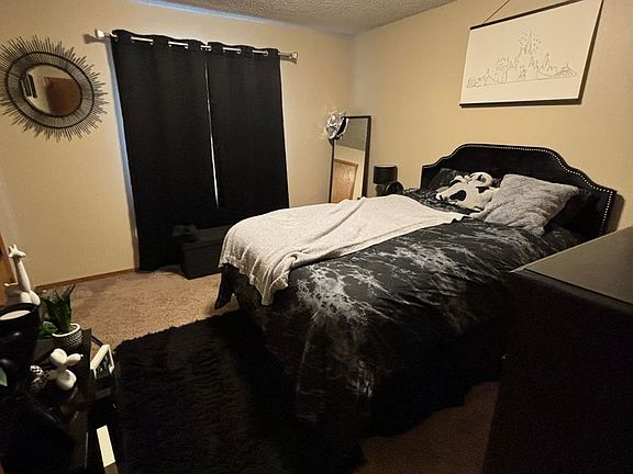 3rd image of 1637 Carriage Hill Dr APT 1