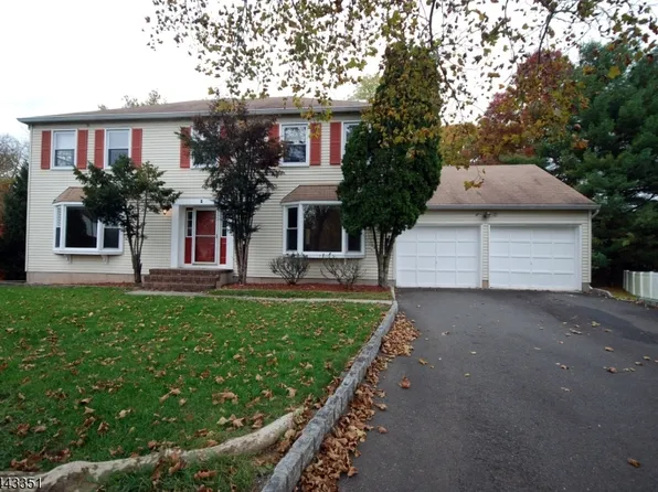 6 Heather Ln, Middlesex, NJ 08846