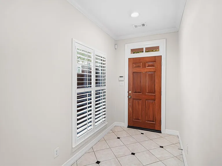 2150 Bancroft St — Photo 15
