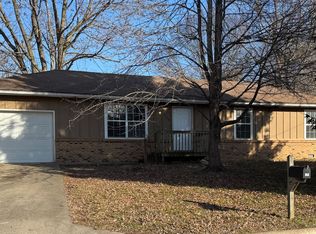 305 Aspen Dr, Nixa, MO 65714