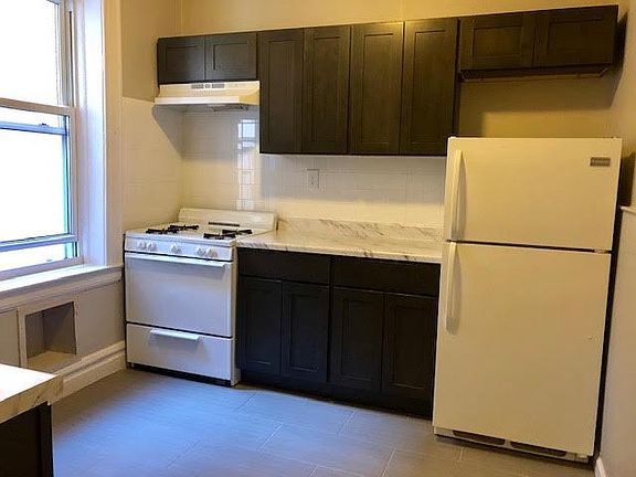 2nd image of 285 Lincoln Ave APT 5