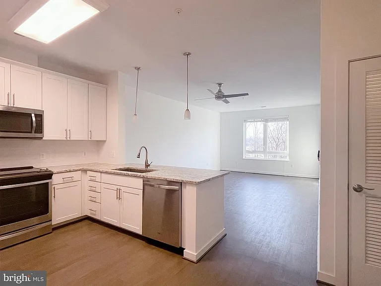 9450 Silver King Ct #304 — Photo 27