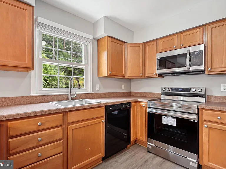 10205 Provincetown Ct — Photo 8