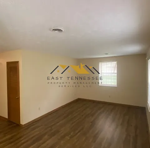 2 bed, 900 sqft, $850 — Photo 2