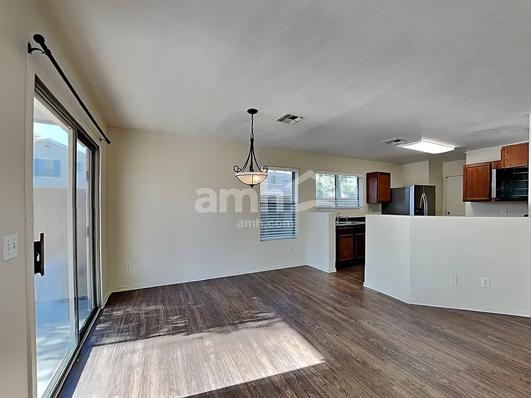 9680 N 82nd Ln — Photo 6