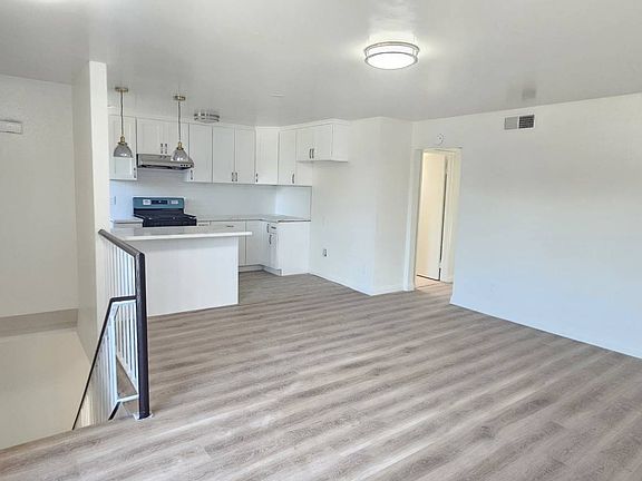 3rd image of 14864 Pacific Ave #8