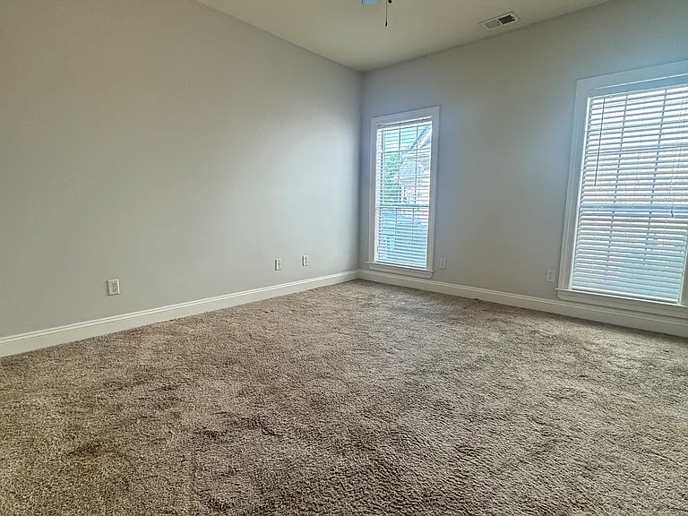 4431 Evelyn Ln — Photo 12