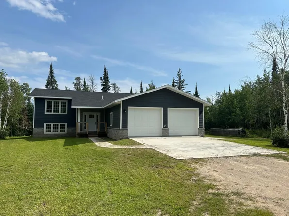 56626 Birchwood Dr, Warroad, MN 56763