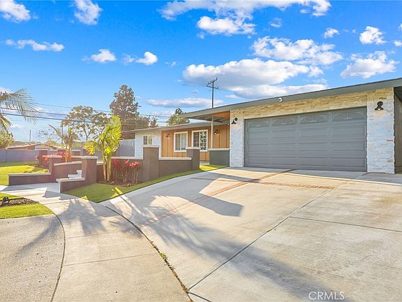 4th image of 2807 E Alden Pl