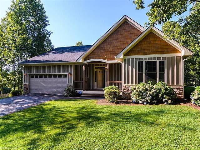 1st image of 33 Crimson Ln