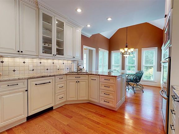 4th image of 3719 Palmer Dr