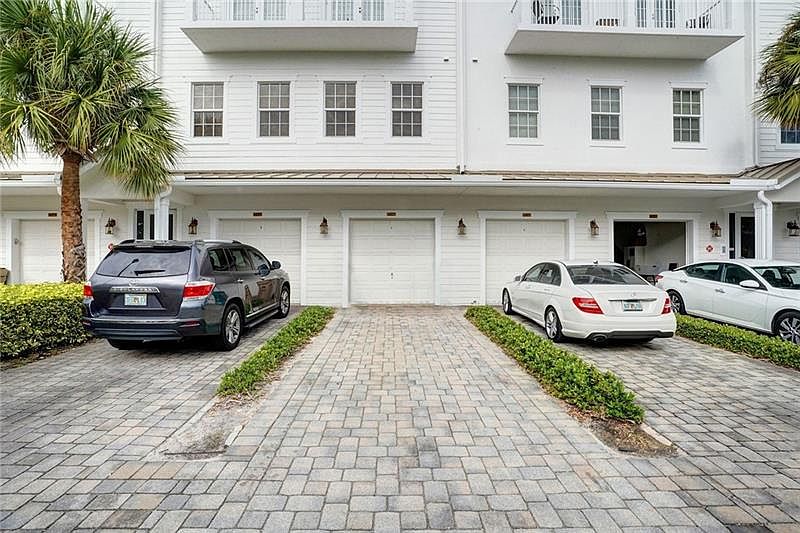 1st image of 6823 Lakeside Cir N #106-1