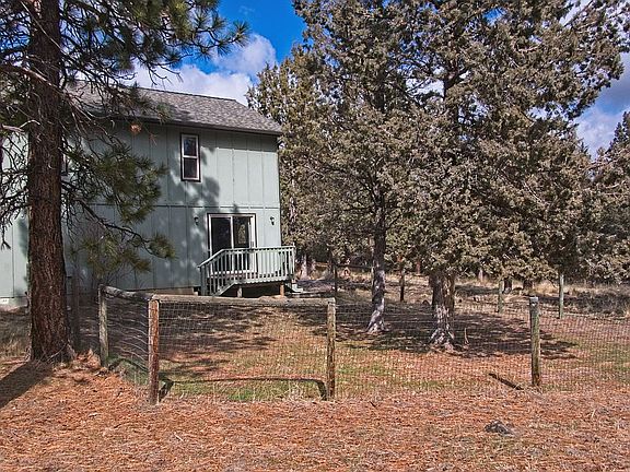 Fenced Pet Area
