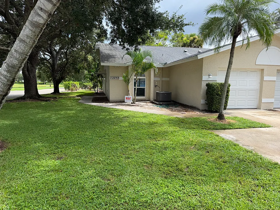 12295 Londonderry Ln