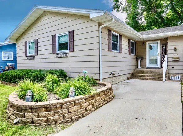 1012 12th Ave NE, Aberdeen, SD 57401
