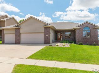 7409 W Zinnia Cir, Sioux Falls, SD 57106