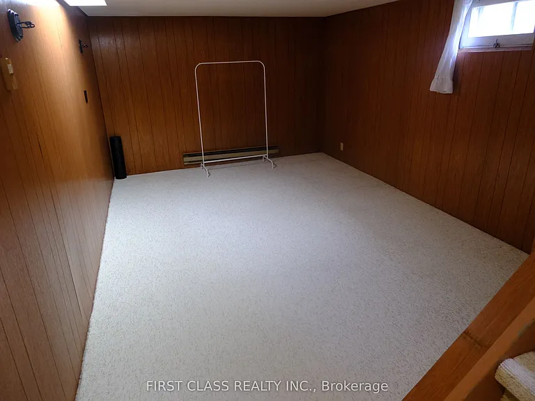 64 Grove Park Cres — Photo 11