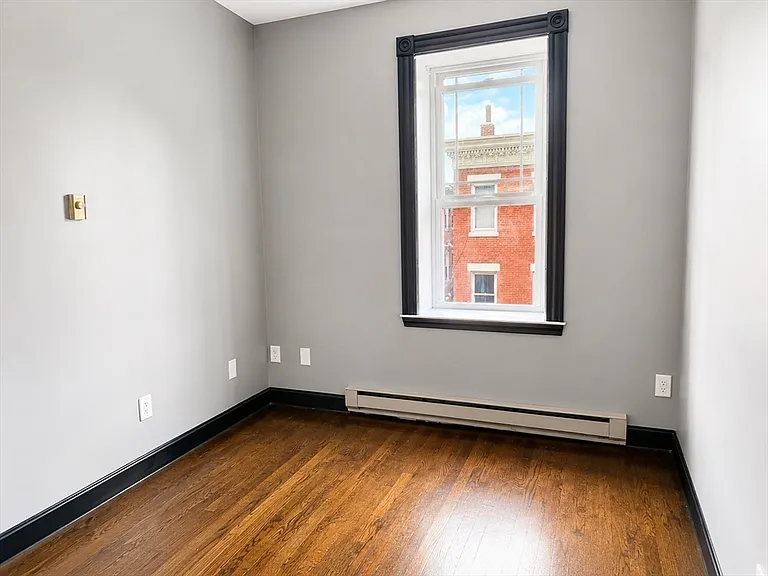 67 Frankfort St #301 — Photo 8