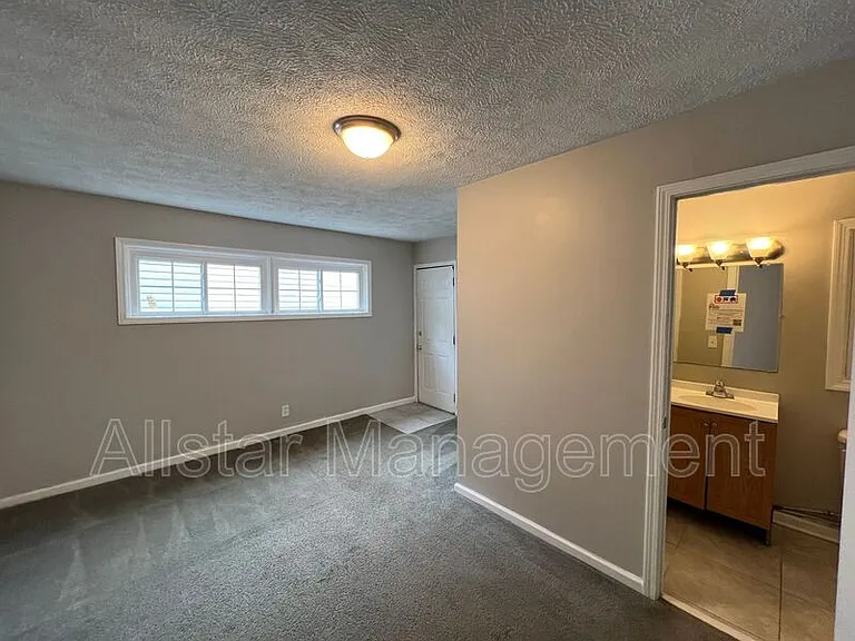 3690 Washington Blvd — Photo 48