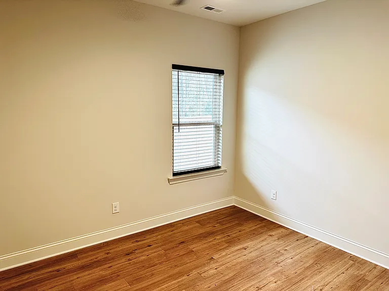 521 N Linwood Ave — Photo 25