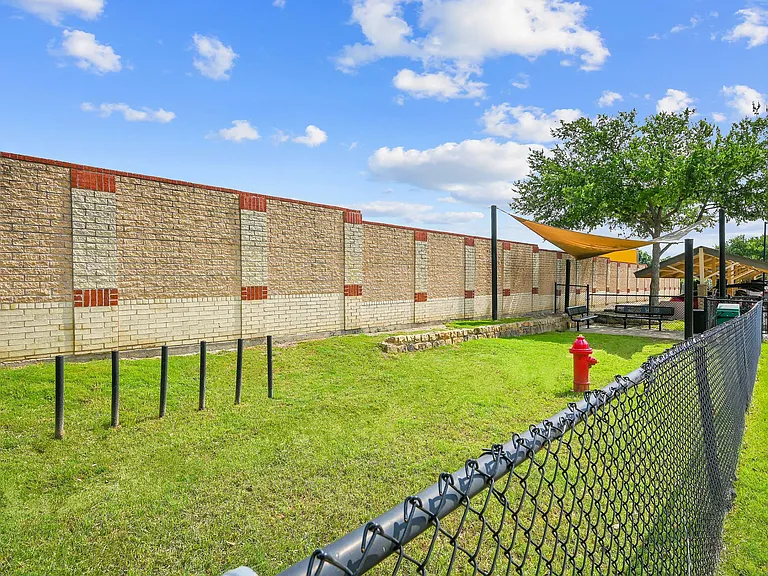 Greenhaven Apartments — Photo 41