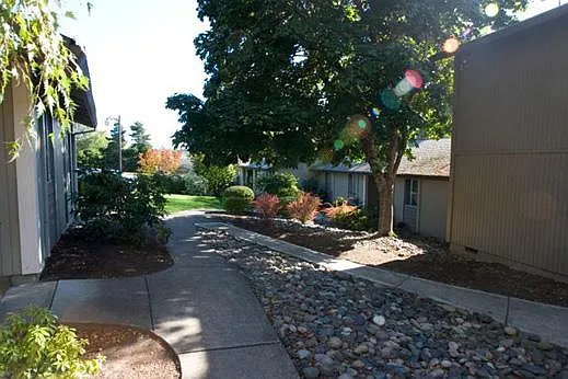 The Park at Greenway — Photo 44