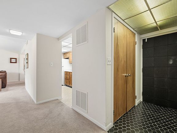 2nd image of 5300 Walnut Ave APT 2B